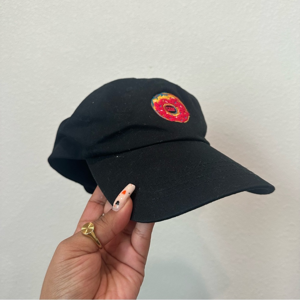 Black hat with Versatile Style - Picture 2 of 2